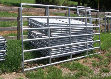 China Painéis galvanizados de travamento inter da cerca dos rebanhos animais com tampões &amp; placas do pé fornecedor